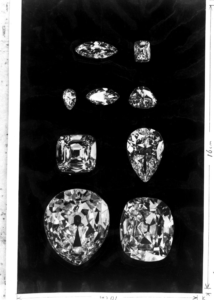 Afbeelding van negen geslepen diamanten, Bestanddeelnr 252-0337