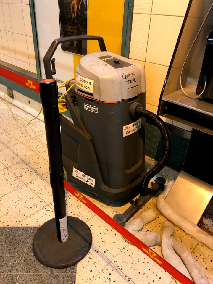 Advance VL500 wetdry vacuum Yonge