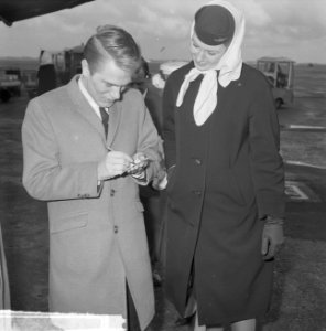 Adam Faith op Schiphol voor optreden Rudy Carrellshow, Bestanddeelnr 915-0062