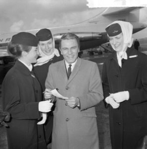 Adam Faith op Schiphol voor optreden Rudy Carrellshow, Bestanddeelnr 915-0057
