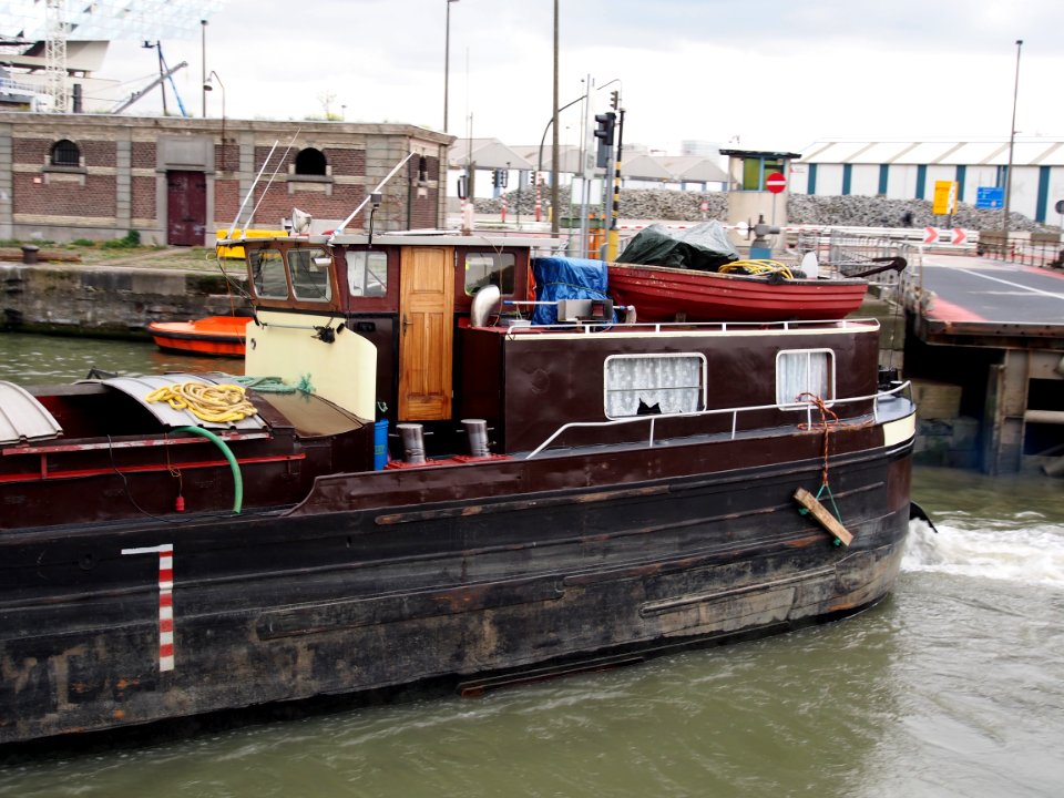 Adria (ship, 1928), ENI 04304340, Port of Antwerp pic4