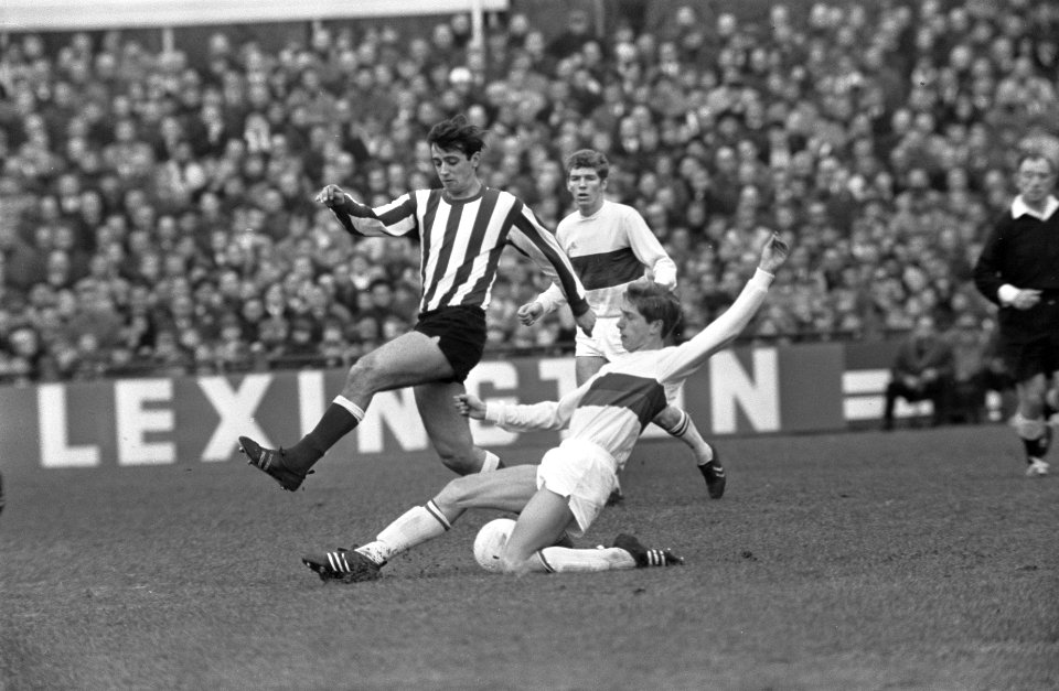 ADO tegen PSV 0-0. Van der Kuylen (PSV) in duel met Weimar, achtergrond Houwaart, Bestanddeelnr 920-9497