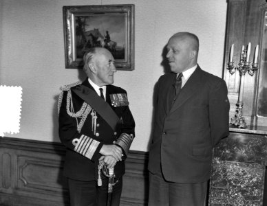 Admiraal McGrigor (chef staf van de Britse Marine) bracht bezoek aan minister va, Bestanddeelnr 905-7100