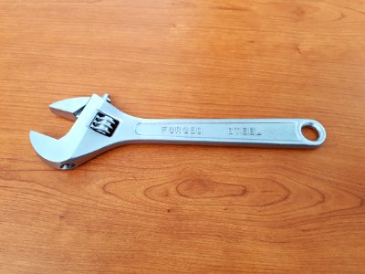 Adjustable wrench - 20 x 2.5 cm - B2