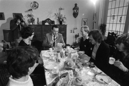Aktiegroep Lekker Dier ontbijt met minister Braks (Landbouw) opdracht Lekker , Bestanddeelnr 930-7568