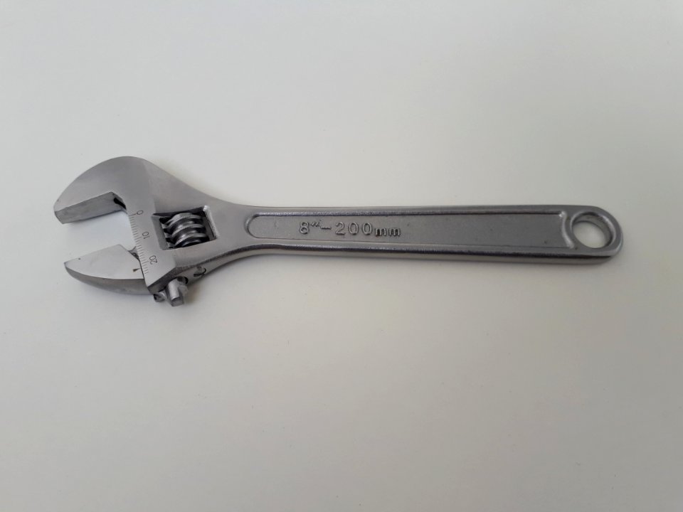 Adjustable wrench - 20 x 2.5 cm - A1