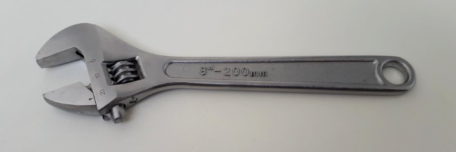 Adjustable wrench, 20 x 2.5 cm (cropped)