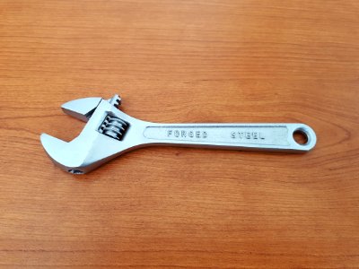 Adjustable wrench - 15 x 2 cm - B2 photo