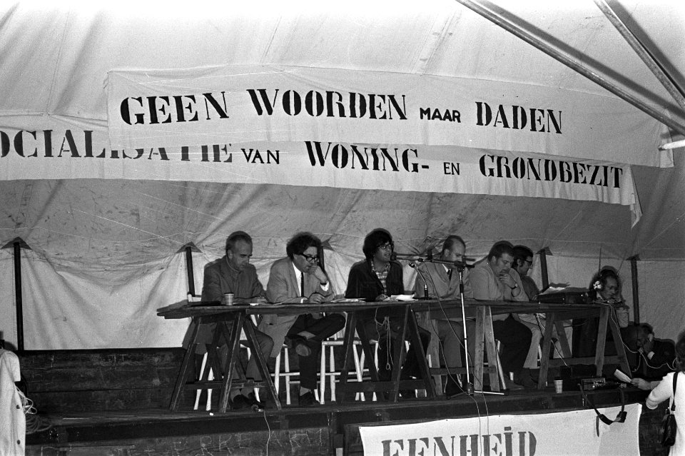 Aktie van aktiegroep De Sterke Arm in voormalig bodencentrum in Dapperbuurt te A, Bestanddeelnr 925-8771