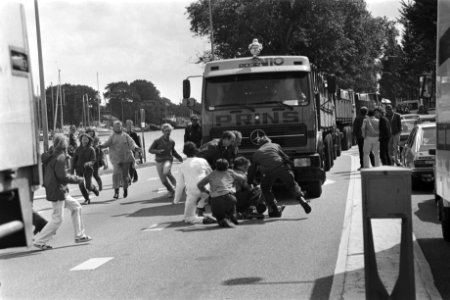 Akties tegen transport radioactief afval van Petten naar Den Helder aktievoerd, Bestanddeelnr 932-2874
