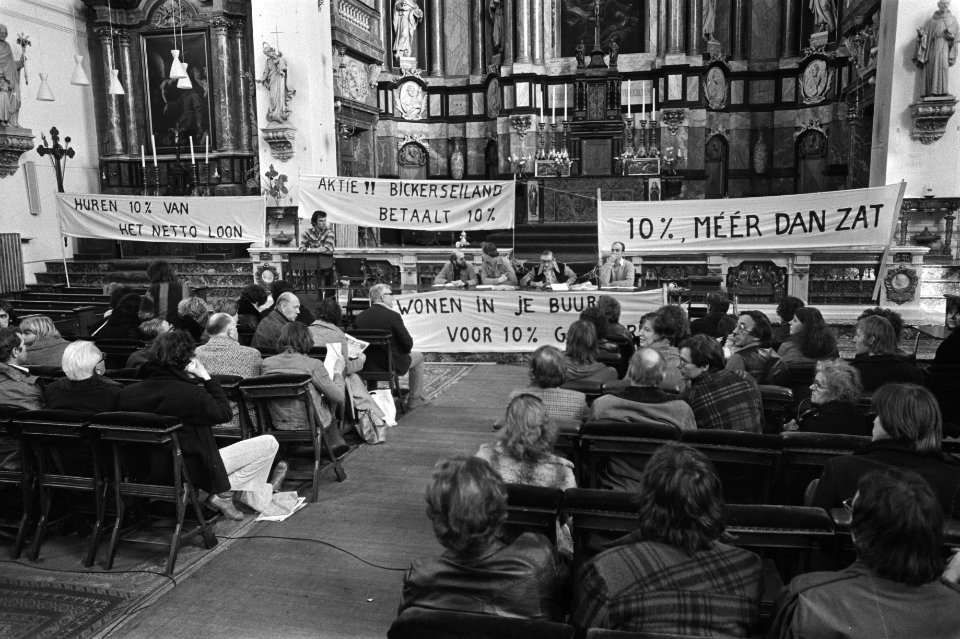 Aktiedag tegen hoge huren in Mozeshuis, Amsterdam overzicht protestvergadering, Bestanddeelnr 929-0362