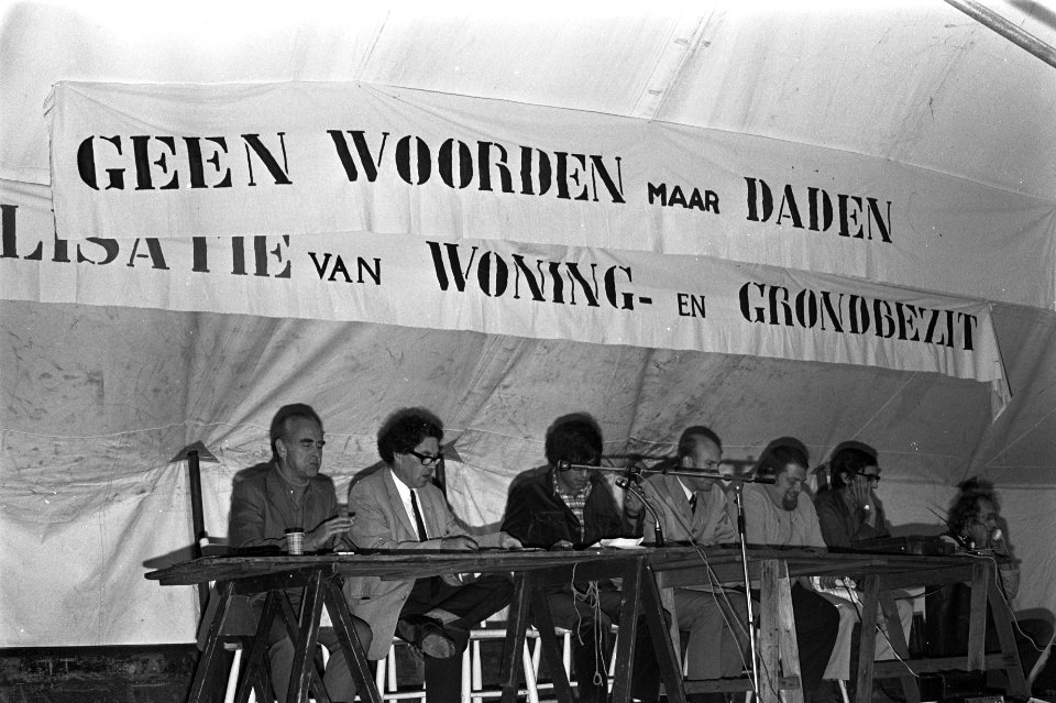 Aktie van aktiegroep De Sterke Arm in voormalig bodencentrum in Dapperbuurt te A, Bestanddeelnr 925-8770