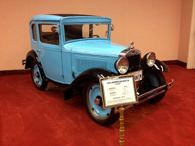 Auto old blue