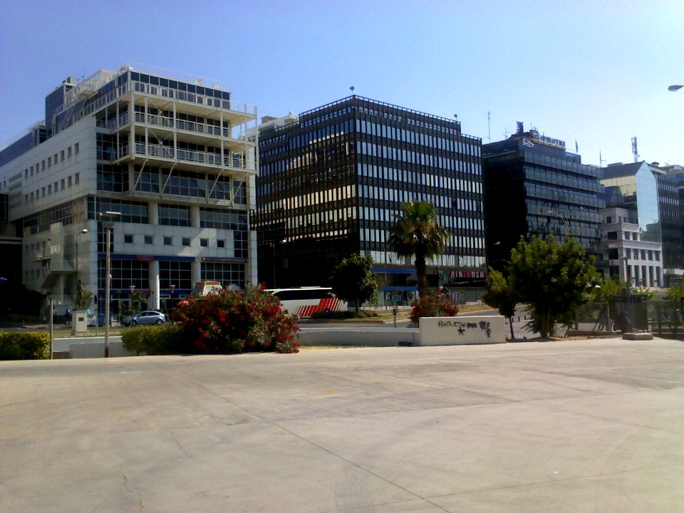 Akti Miaouli Karvouniarika