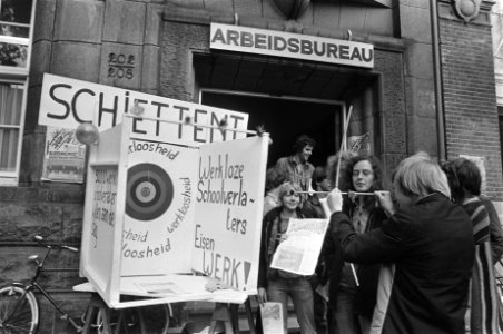 Aktie Landelijk Komitee Schoolverlaters bij Arbeidsbureau in Amsterdam, Bestanddeelnr 928-7621