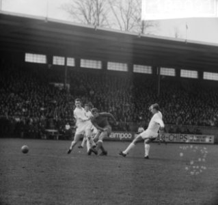 Ajax tegen Telstar 6-2, Piet Keizer schiet, Bestanddeelnr 918-9091