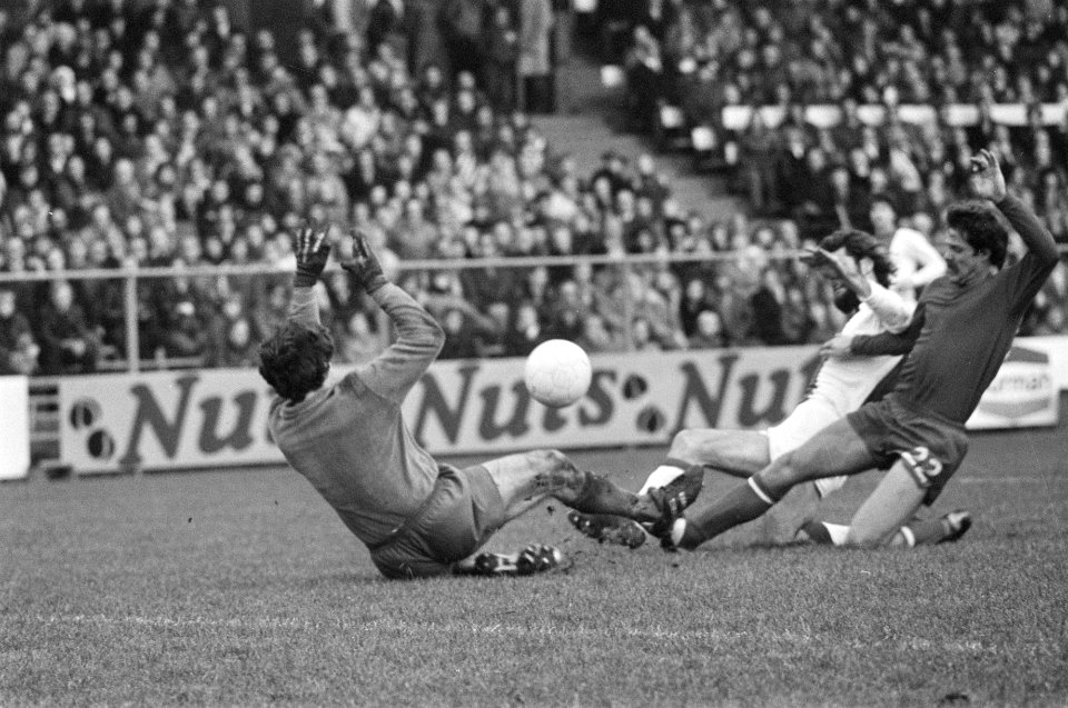 Ajax tegen Telstar 2-1 Hulshof scoort langs Van der Meeren, Bestanddeelnr 928-3429