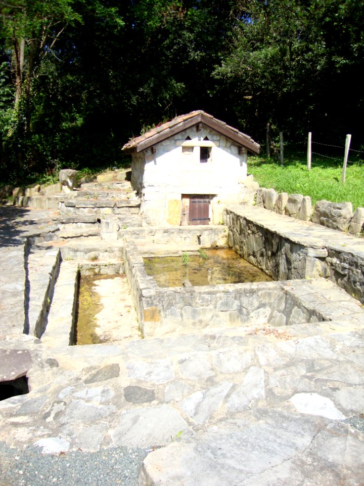 Akotz (St.Jean-de-Luz, Pyr-Atl., Fr) wash house