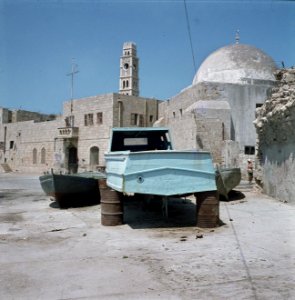 Akko. Havenfront met de toren van de caravanserail met de zuilen of Khan el um, Bestanddeelnr 255-9261