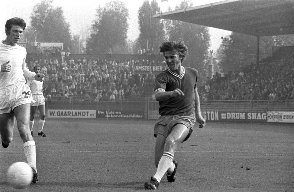 Ajax tegen Telstar 3-1 Ruud Krol in aktie, Bestanddeelnr 923-8780
