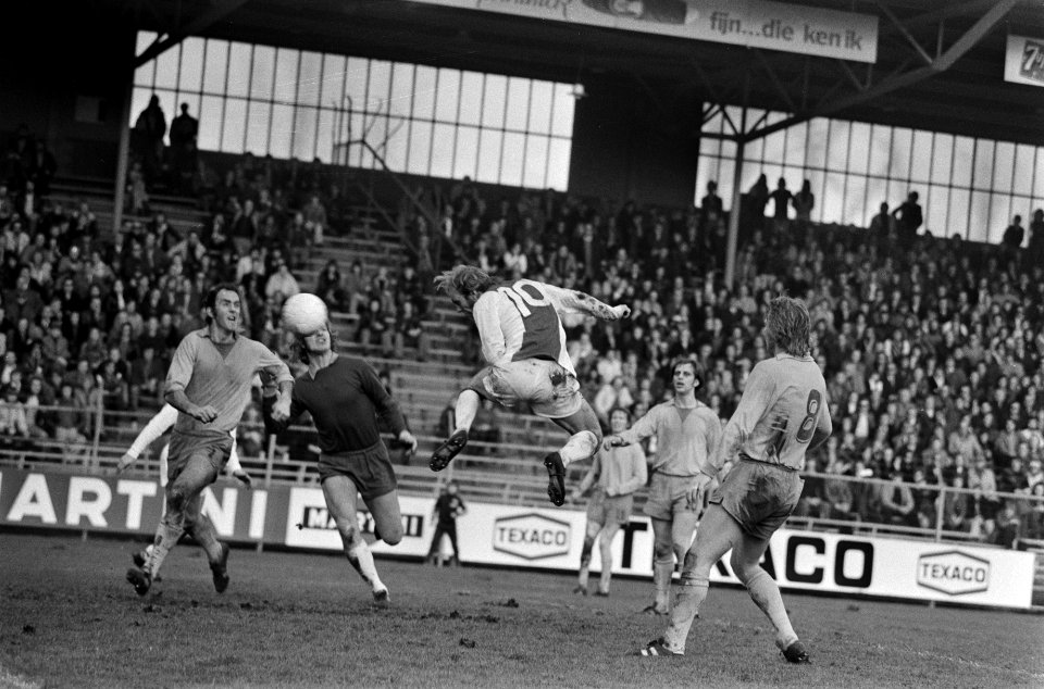 Ajax tegen Telstar 1-1, Brokamp scoort, midden keer Bloem, Bestanddeelnr 927-7274