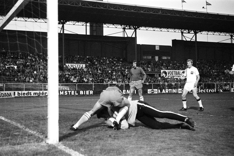Ajax tegen Twente 4-0 in Olympisch Stadion in halve finale KNVB-beker, Bestanddeelnr 923-5251