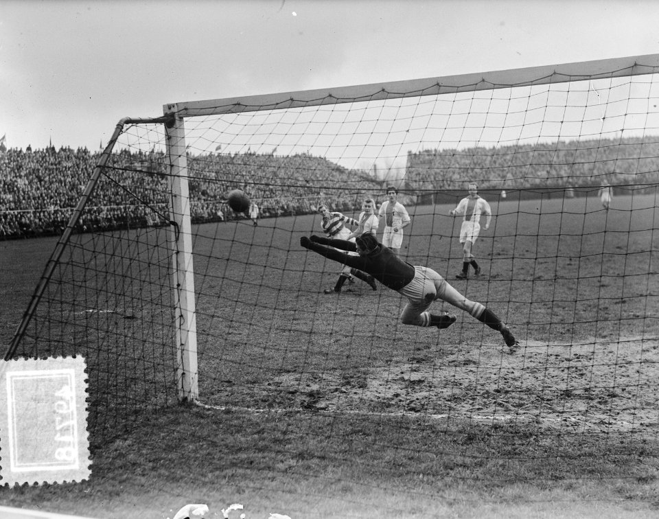 Ajax tegen Blauw-Wit 2-1, Bestanddeelnr 904-9718