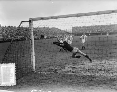 Ajax tegen Blauw-Wit 2-1, Bestanddeelnr 904-9718