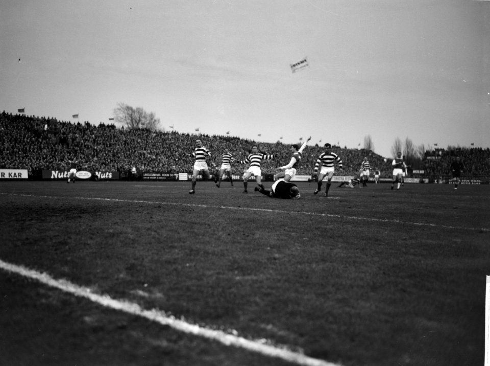 Ajax tegen Blauw-Wit 1-1 Piet Keizer scoort enige doelpunt voor Ajax, Bestanddeelnr 915-7768
