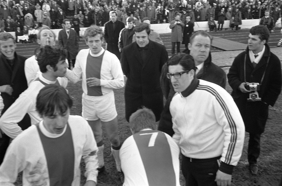 Ajax tegen Benfica 3-0, beslissingswedstrijd kwartfinale Europacup I te Parijs d, Bestanddeelnr 922-1709