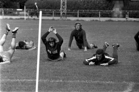 Ajax elftal traint voor wedstrijd tegen Dynamo Dresden Amsterdam, vlnr (trai, Bestanddeelnr 924-9310