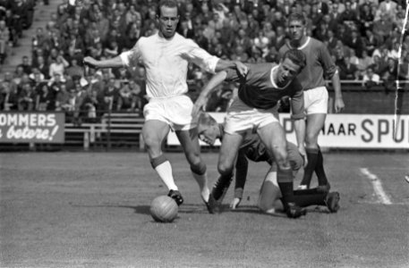 Ajax tegen ADO 3-0 Spelmoment ADO-doel Vesters (Ajax), keeper Vianen, Klijnd en, Bestanddeelnr 915-4904