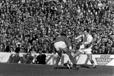Ajax tegen Benfica 3-0, beslissingswedstrijd kwartfinale Europacup I te Parijs s, Bestanddeelnr 922-1696