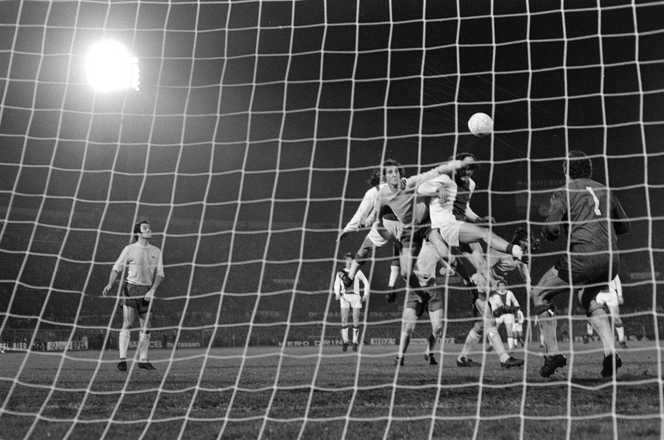 Ajax tegen Arsenal 2-1, kwartfinale Europacup I spannend moment voor Arsenaldo, Bestanddeelnr 925-4420