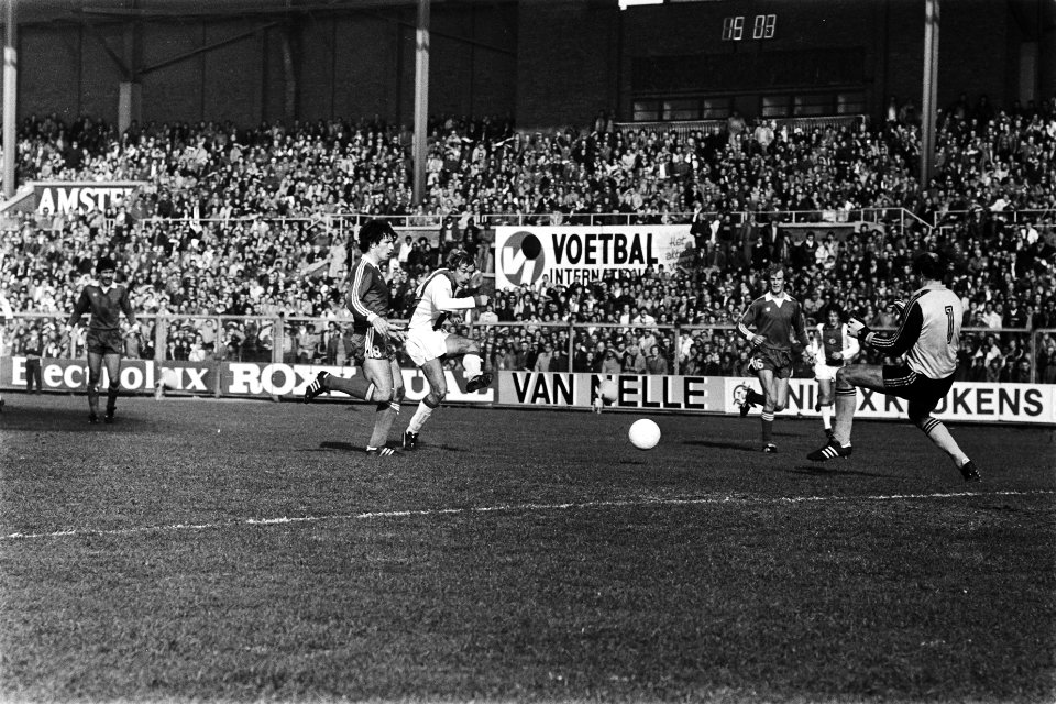 Ajax tegen AZ 67 2-2 Schoenaker schoort 2-0, Bestanddeelnr 930-6867