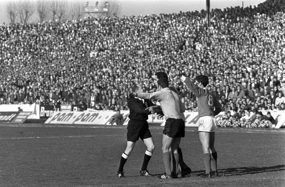 Ajax tegen Benfica 3-0, beslissingswedstrijd kwartfinale Europacup I te Parijs n, Bestanddeelnr 922-1686