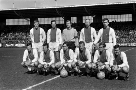 Ajax tegen Blauw-Wit 1-0. Elftal Ajax, Bestanddeelnr 921-1897