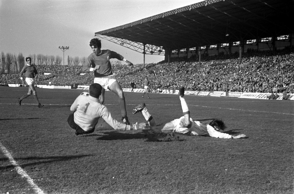 Ajax tegen Benfica 3-0, beslissingswedstrijd kwartfinale Europacup I te Parijs C, Bestanddeelnr 922-1680
