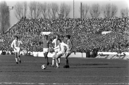 Ajax tegen Benfica 3-0, beslissingswedstrijd kwartfinale Europacup I te Parijs s, Bestanddeelnr 922-1695