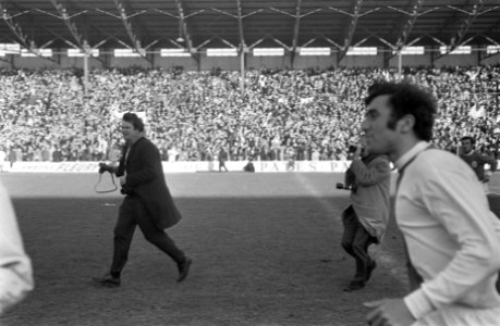 Ajax tegen Benfica 3-0, beslissingswedstrijd kwartfinale Europacup I te Parijs s, Bestanddeelnr 922-1712