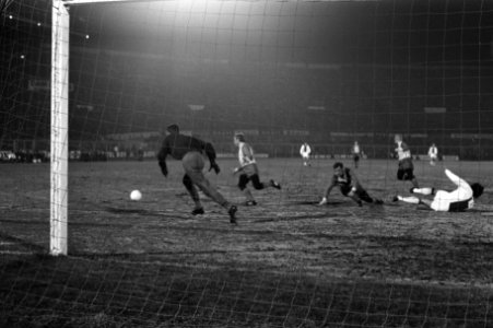 Ajax tegen Carl Zeiss Jena 5-1. Spelmoment, Bestanddeelnr 923-3399
