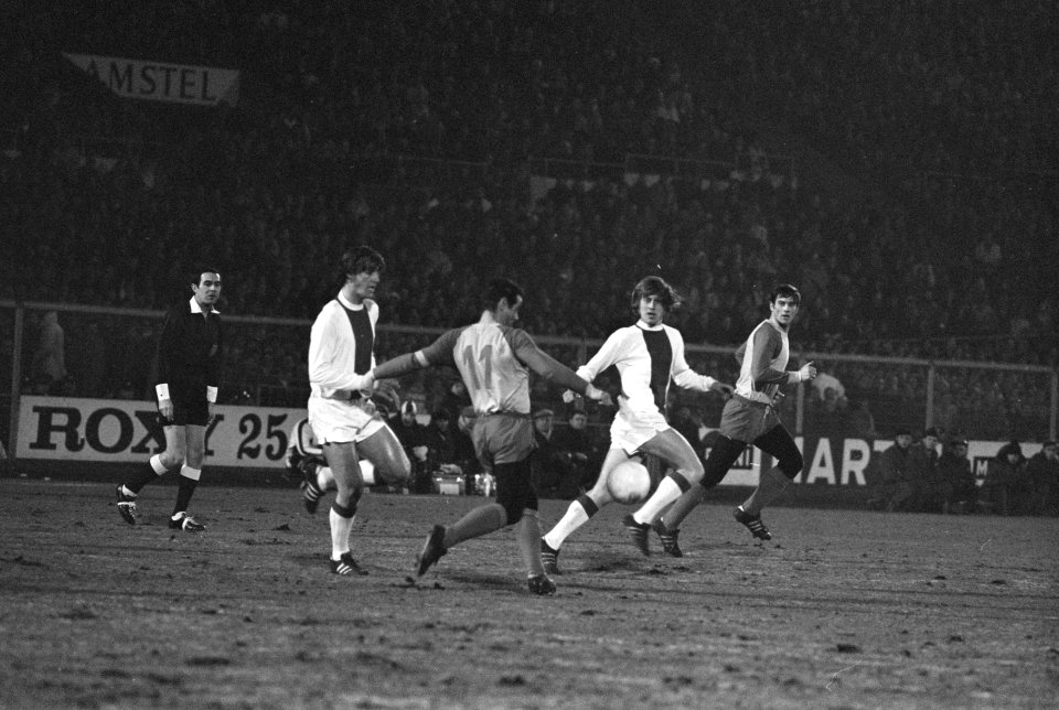 Ajax tegen Carl Zeiss Jena 5-1. Spelmoment (Ruud Krol en Nico Rijnders), Bestanddeelnr 923-3395
