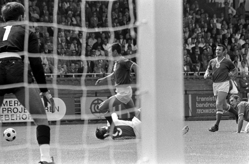 Ajax tegen Anderlecht. Spelmomenten, Bestanddeelnr 920-5744