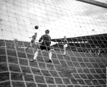 Ajax tegen Alkmaar 3-1 Henk Groot maakt derde doelpunt, Bestanddeelnr 912-3236