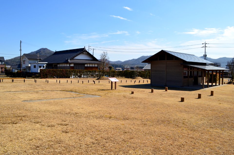 Aki Kokubunji-ato, tatemonogun-1
