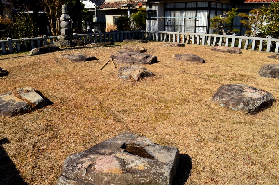 Aki Kokubunji-ato, tou-3
