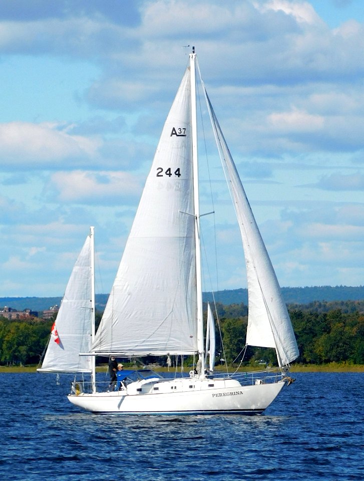 Alberg 37 Yawl sailboat Peregrina 3210