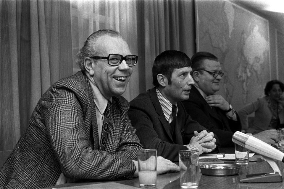 Albeda en Van Agt geven persconferentie, Bestanddeelnr 926-3668