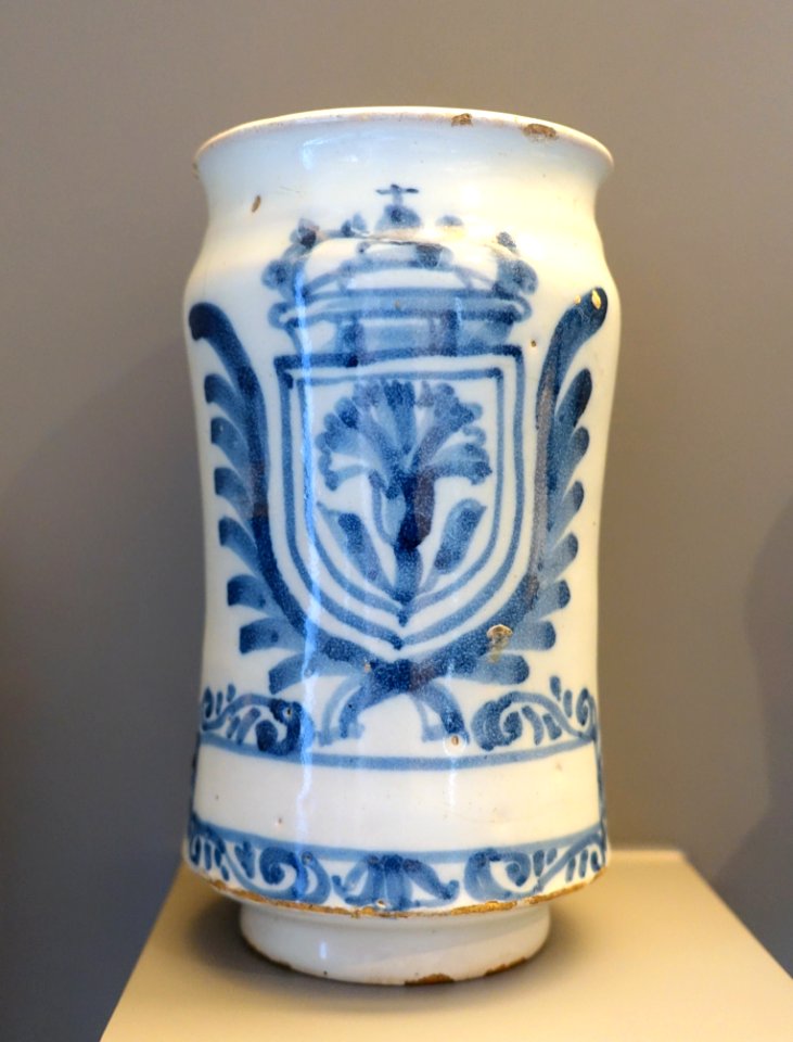 Albarello - Museo Nacional de Artes Decorativas - Madrid, Spain - DSC08090