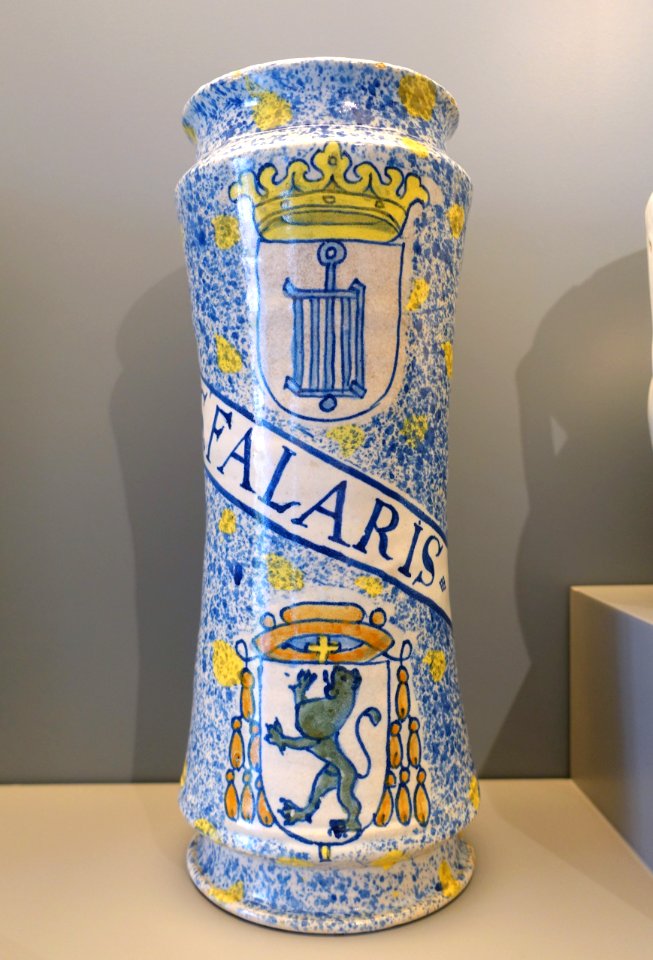 Albarello - Museo Nacional de Artes Decorativas - Madrid, Spain - DSC08087